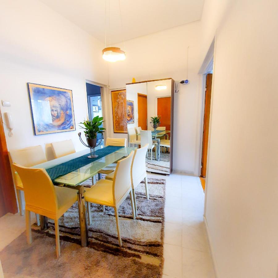 City Center Apartment Бухарест Экстерьер фото