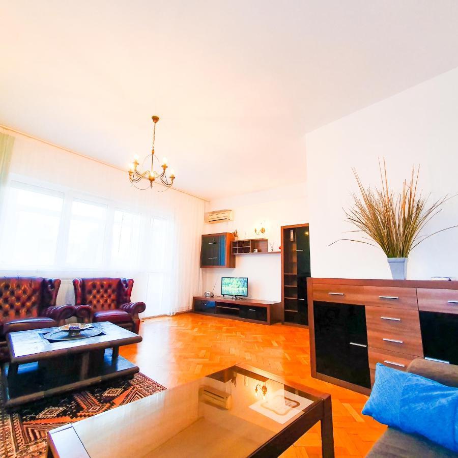 City Center Apartment Бухарест Экстерьер фото